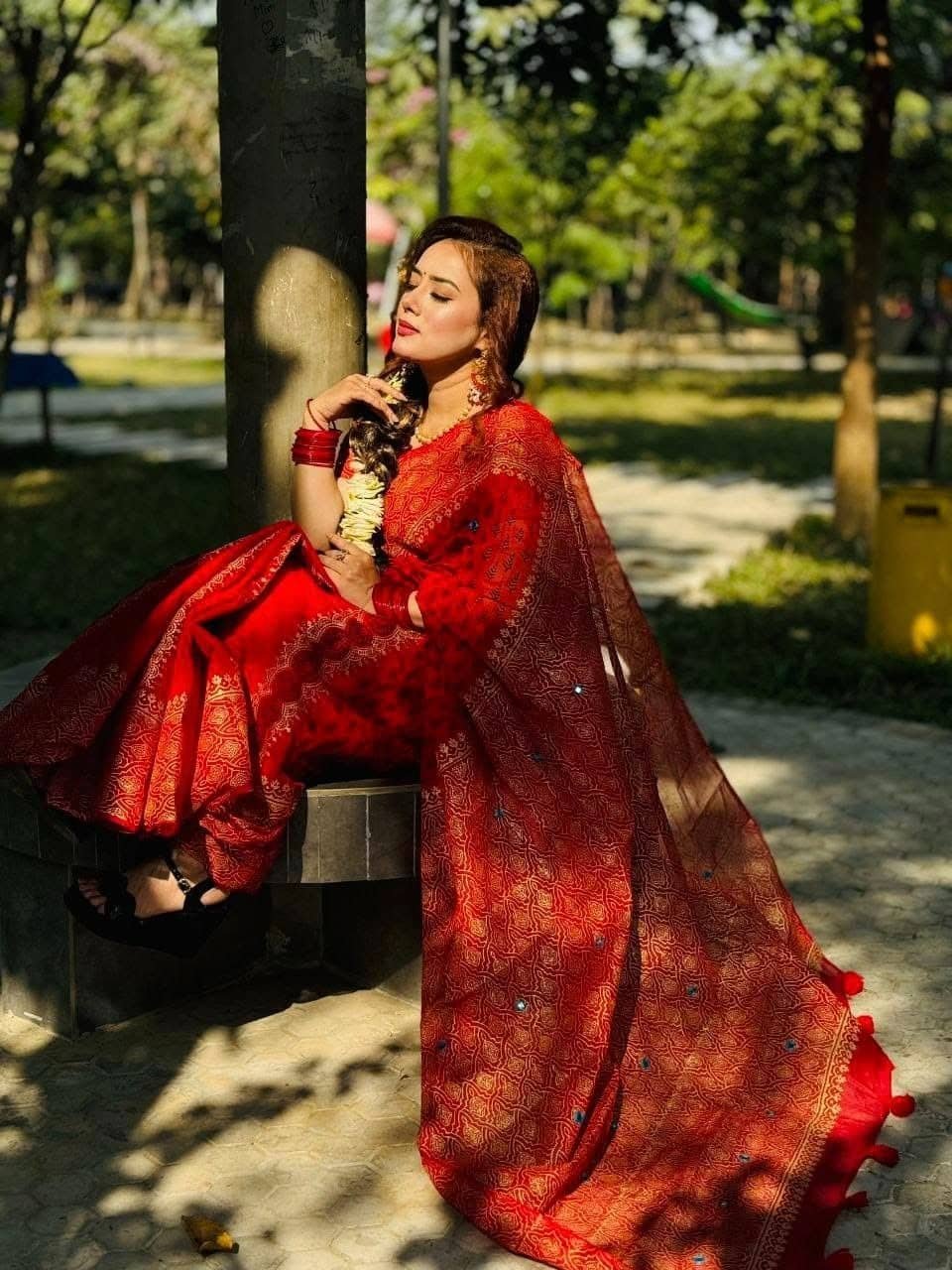 Elegant Semi Moslin Block Print Saree