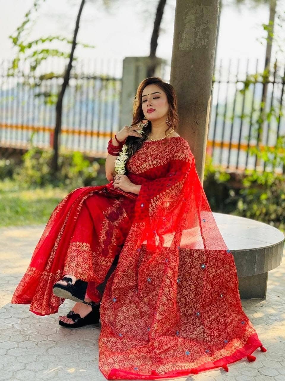 Elegant Semi Moslin Block Print Saree