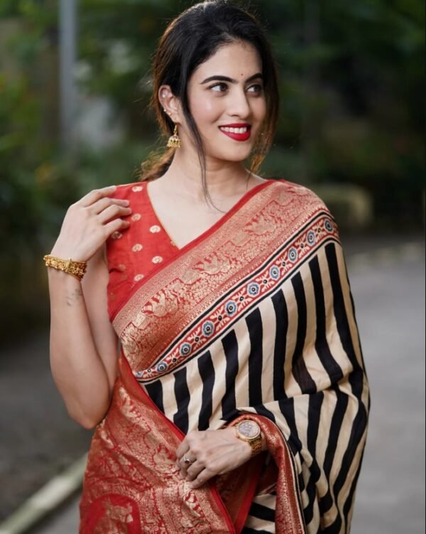 Stylish Digital Print Silk Saree with Blouse