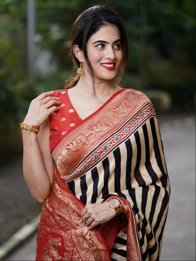 Stylish Digital Print Silk Saree with Blouse