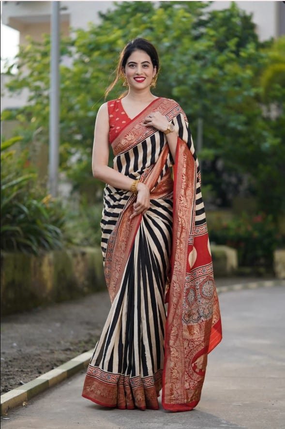 Stylish Digital Print Silk Saree with Blouse