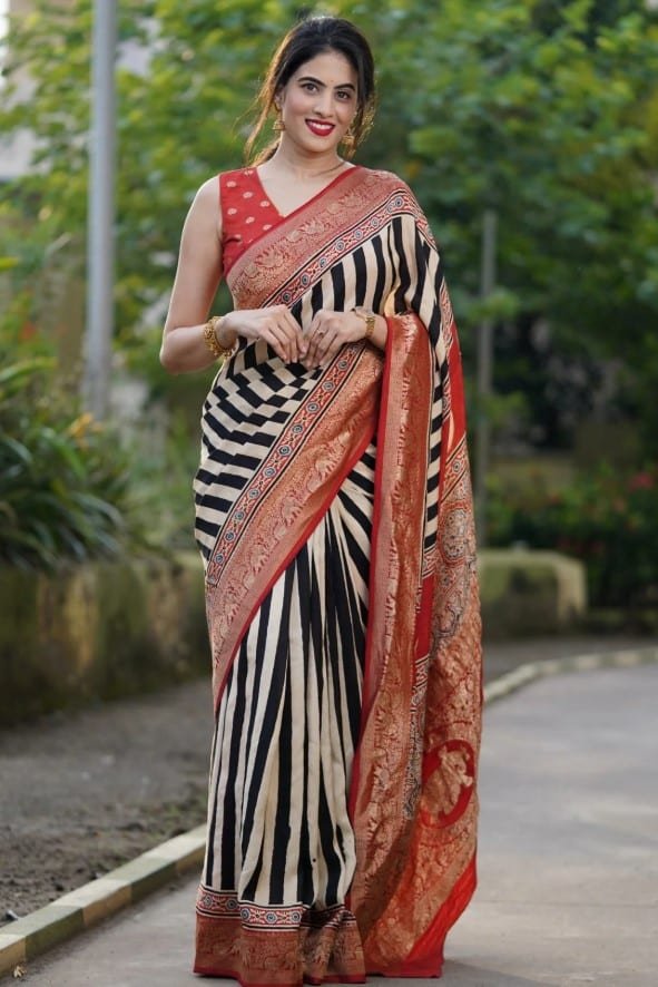 Stylish Digital Print Silk Saree with Blouse