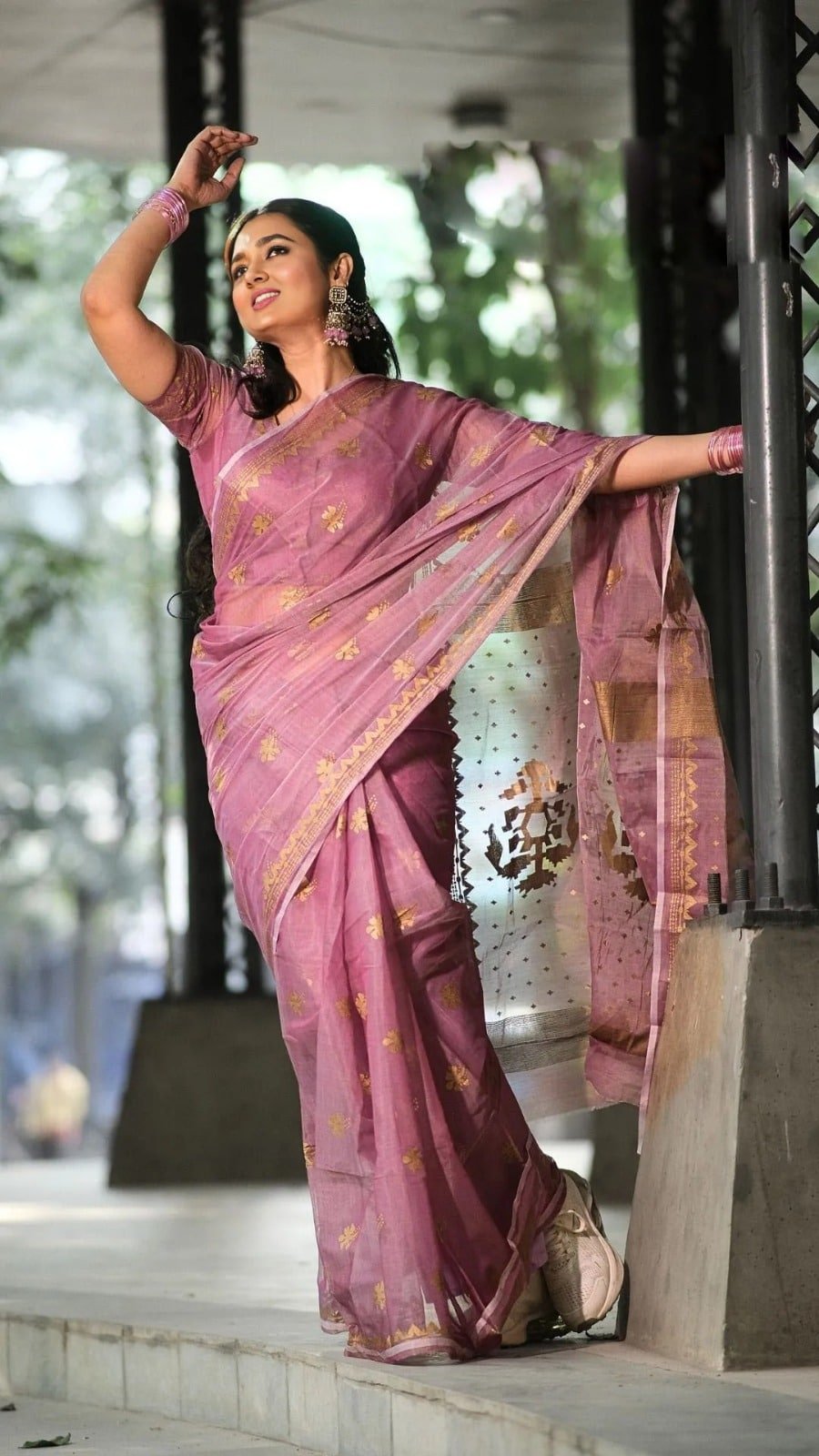 Stylish Semi Moslin Saree