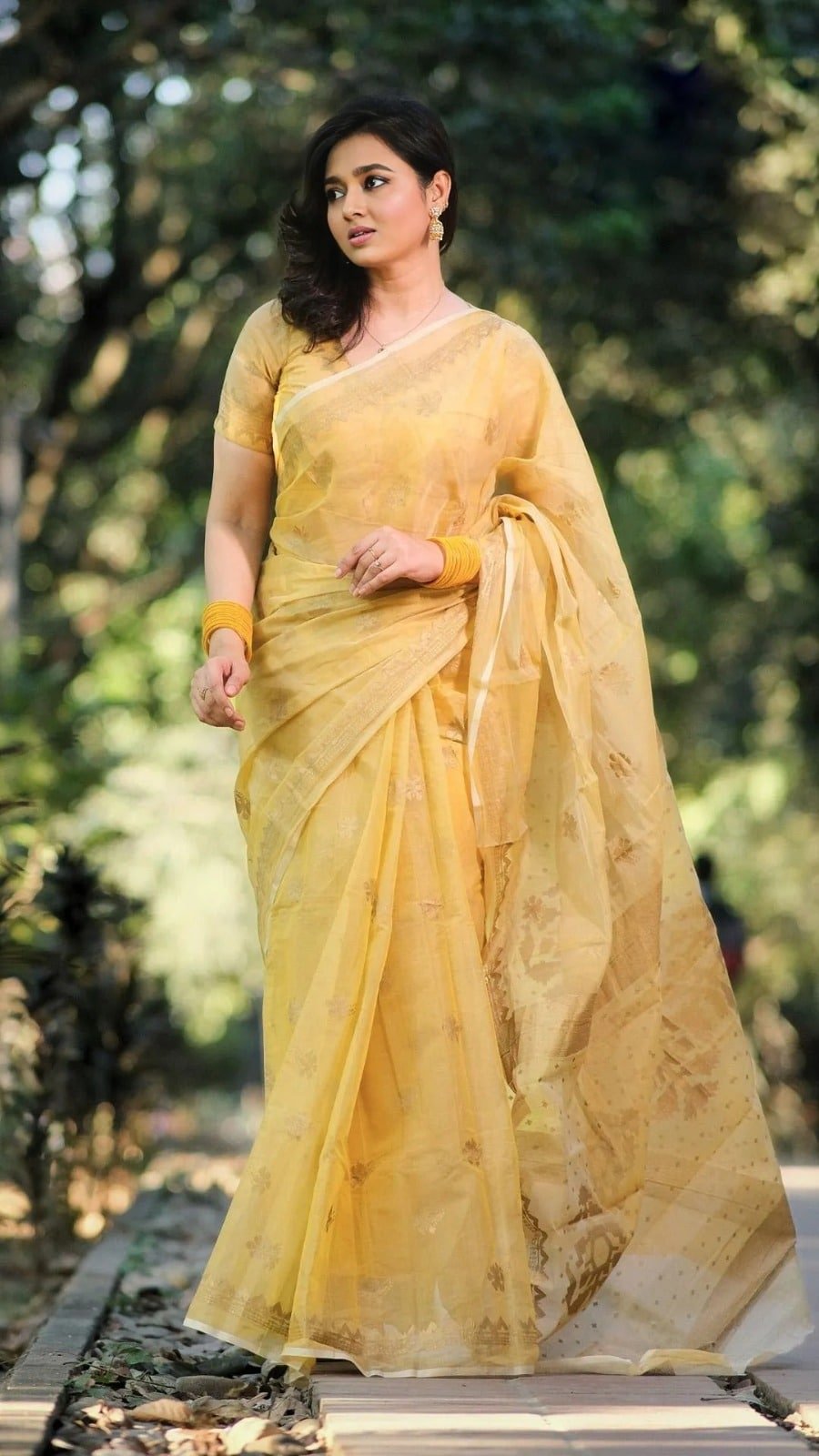 Stylish Semi Moslin Saree