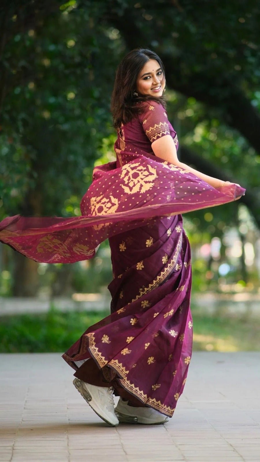 Stylish Semi Moslin Saree