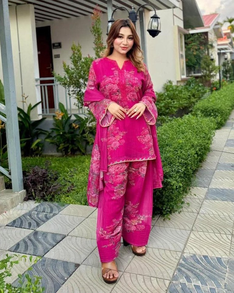 Elegant White Gold Georgette Three Piece