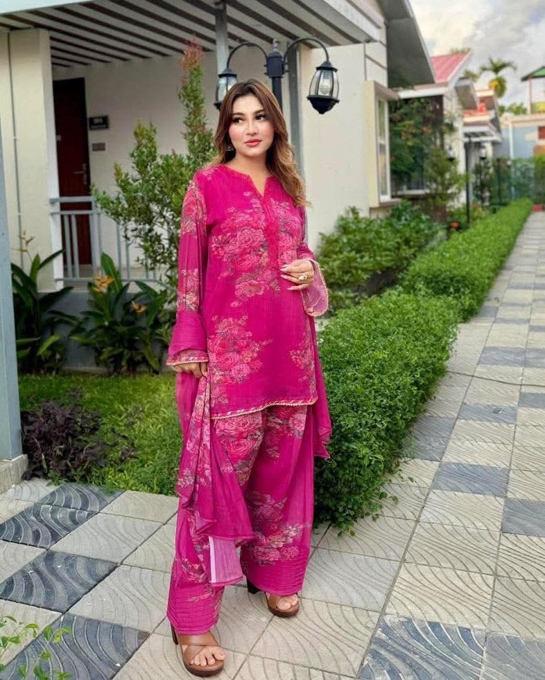 Elegant White Gold Georgette Three Piece